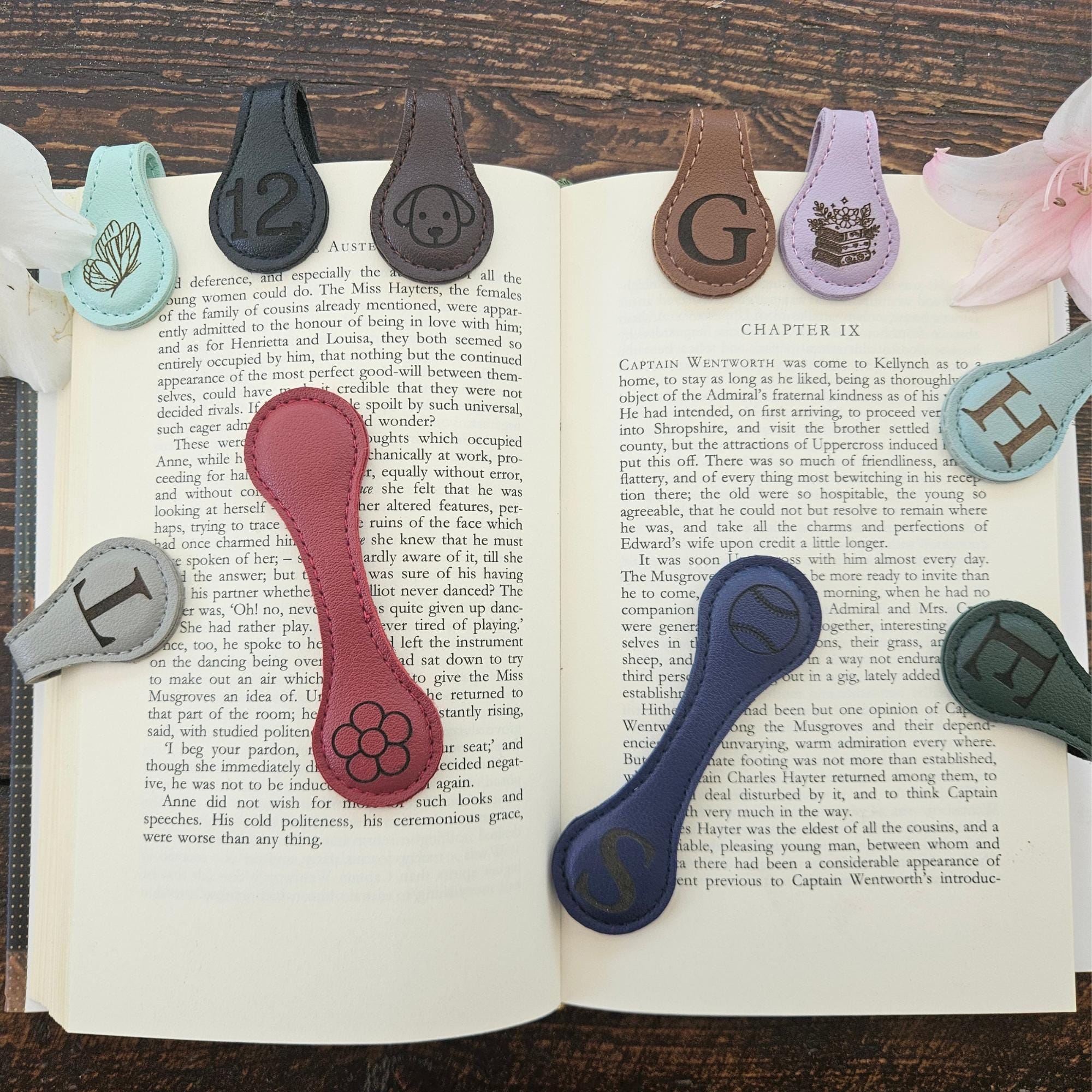 Personalized Book Holder, Custom Name, Perfect Book Lover Gift for Birthday or Anniversary, Personalized Leather Magnetic Bookmark