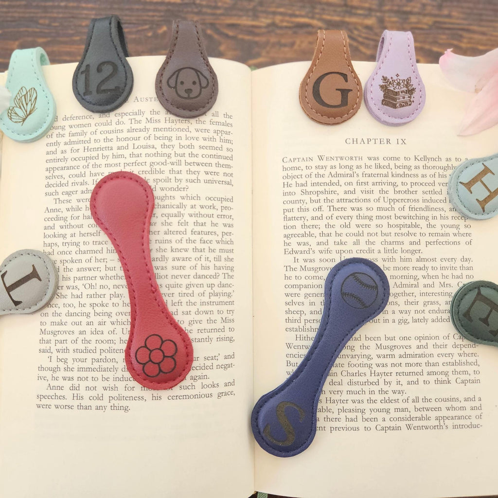 Personalized Book Holder, Custom Name, Perfect Book Lover Gift for Birthday or Anniversary, Personalized Leather Magnetic Bookmark
